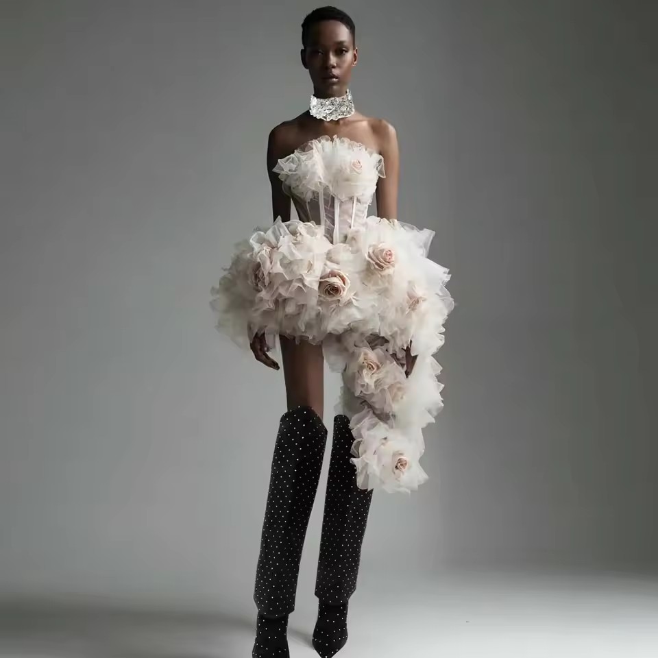 Women Formal Event Wear - Asimetrik Çiçekli Kısa Parti Elbiseleri Fırfırlı
